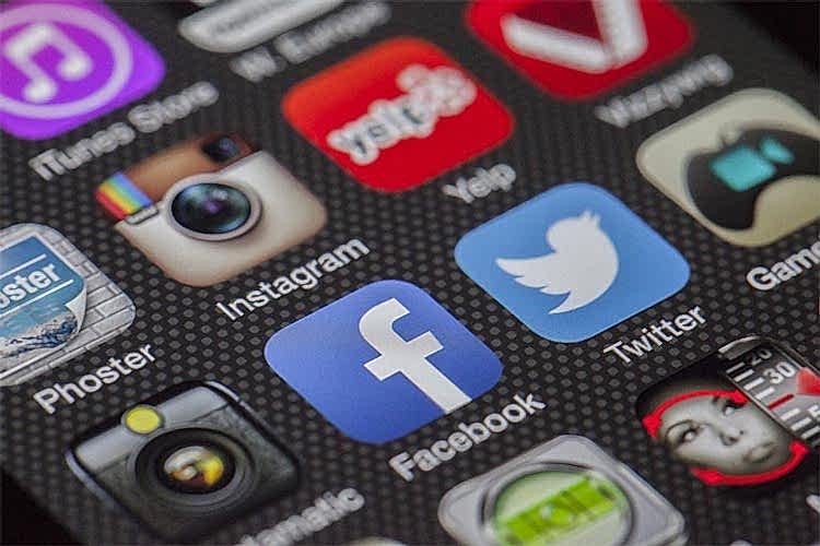 Dedeler Facebook, Torunlar Instagram Kullanıyor