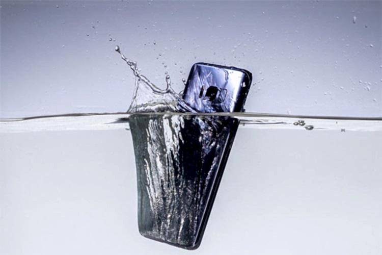 Telefonunuz Suya Dayanıklı Mı?